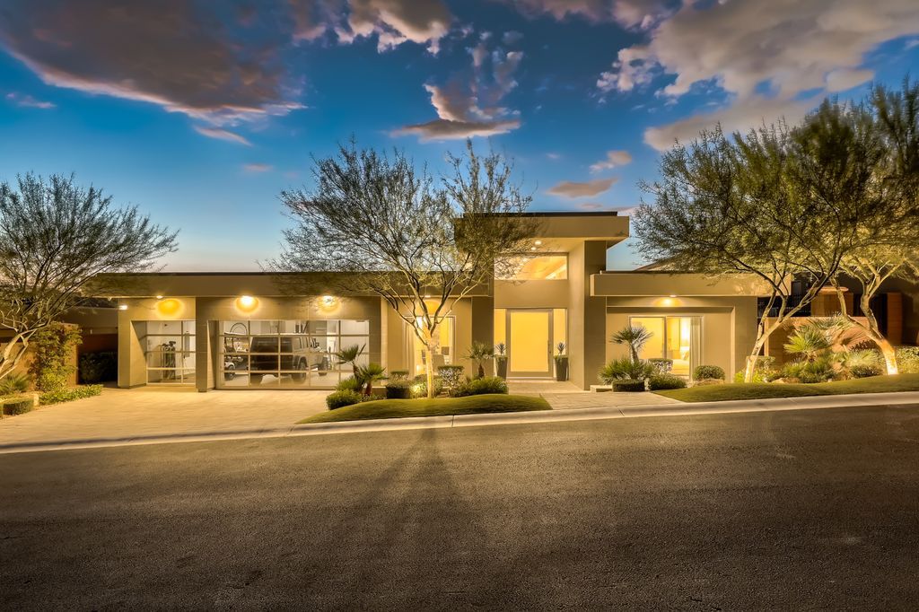 The Home in Henderson, a MacDonald Highlands residence offers a bright and open floor plan, an amazing backyard with infinity edge pool, spa, outdoor kitchen with bbq, fire pit and lounge area is now available for sale. This home located at 667 Palisade Rim Dr, Henderson, Nevada