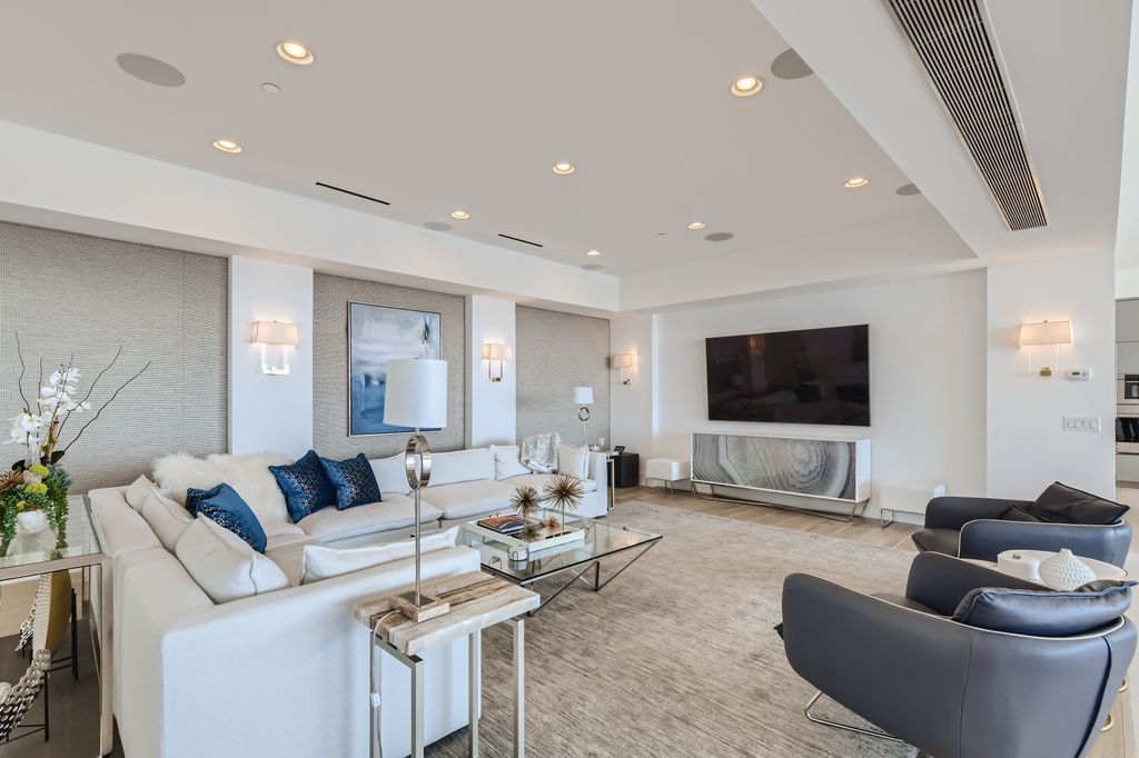 The Home in Henderson, a MacDonald Highlands residence offers a bright and open floor plan, an amazing backyard with infinity edge pool, spa, outdoor kitchen with bbq, fire pit and lounge area is now available for sale. This home located at 667 Palisade Rim Dr, Henderson, Nevada