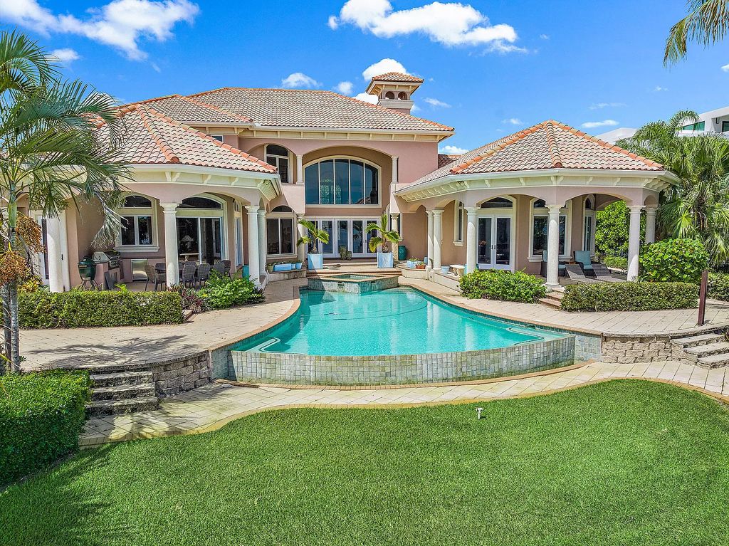 The Estate in Jupiter, a spectacular home with-in minutes to the Atlantic Ocean offering amazing water life is now available for sale. This home located at 19010 Loxahatchee River Rd, Jupiter, Florida