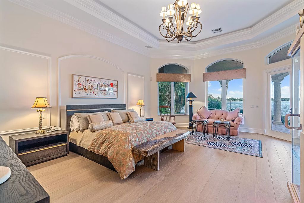 The Estate in Jupiter, a spectacular home with-in minutes to the Atlantic Ocean offering amazing water life is now available for sale. This home located at 19010 Loxahatchee River Rd, Jupiter, Florida