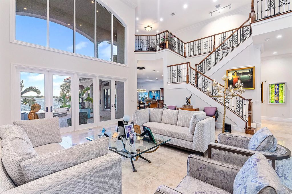 The Estate in Jupiter, a spectacular home with-in minutes to the Atlantic Ocean offering amazing water life is now available for sale. This home located at 19010 Loxahatchee River Rd, Jupiter, Florida