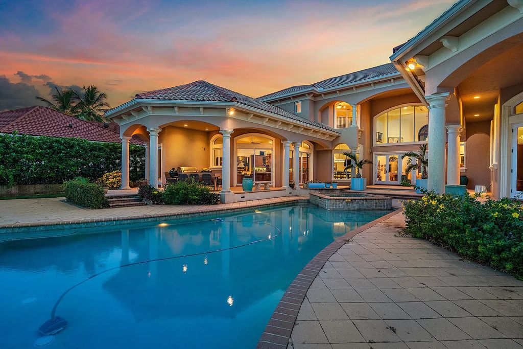 The Estate in Jupiter, a spectacular home with-in minutes to the Atlantic Ocean offering amazing water life is now available for sale. This home located at 19010 Loxahatchee River Rd, Jupiter, Florida