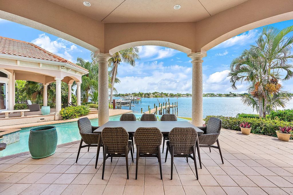 The Estate in Jupiter, a spectacular home with-in minutes to the Atlantic Ocean offering amazing water life is now available for sale. This home located at 19010 Loxahatchee River Rd, Jupiter, Florida