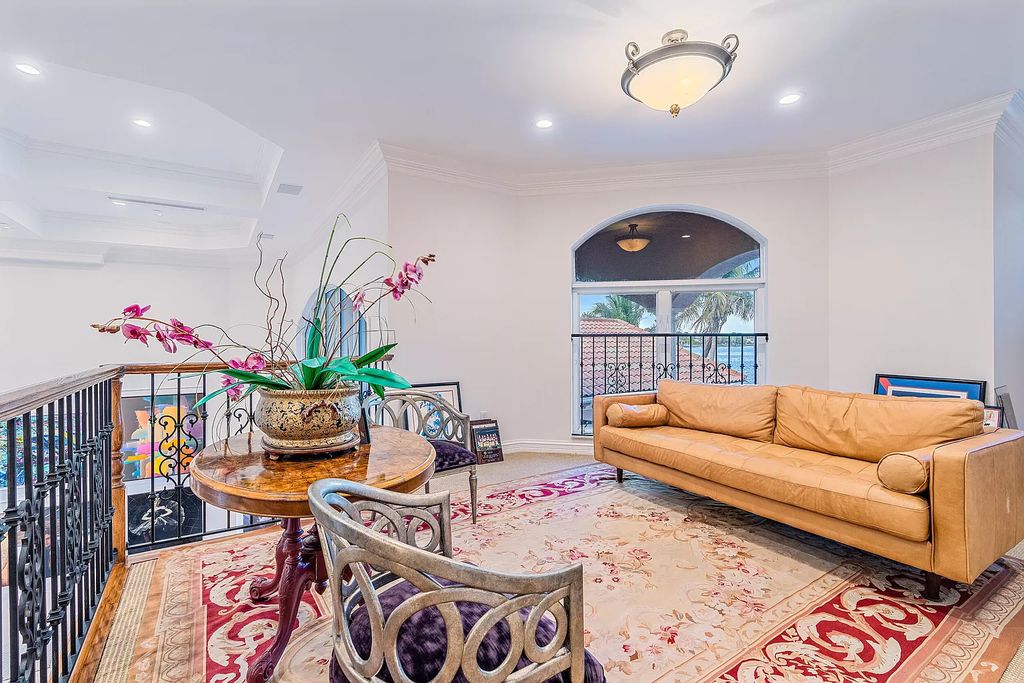 The Estate in Jupiter, a spectacular home with-in minutes to the Atlantic Ocean offering amazing water life is now available for sale. This home located at 19010 Loxahatchee River Rd, Jupiter, Florida