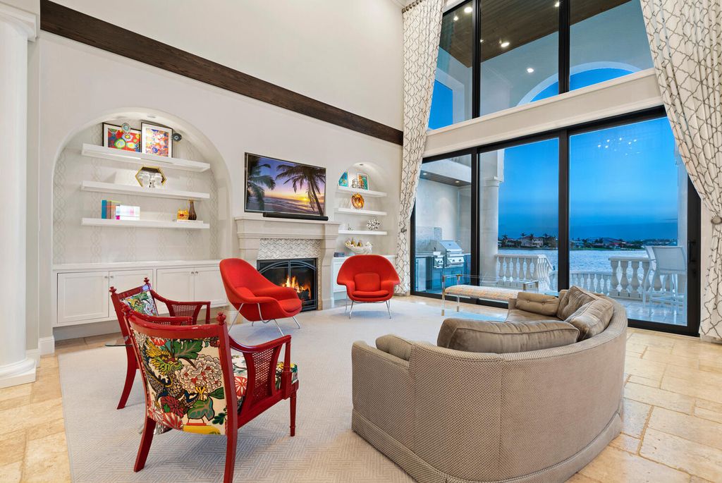 7350 Captain Kidd Ave, Sarasota, Florida is an amazing bay front estate accentuates a light and bright designer open floor plan which effortlessly blends architectural character with a modern look.