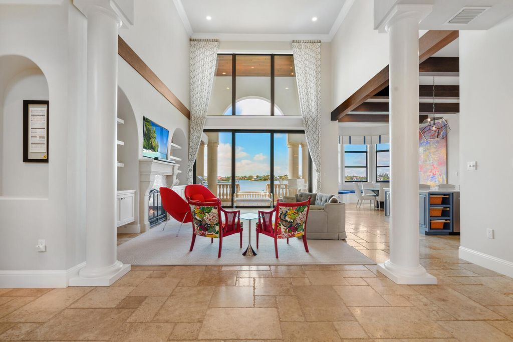 7350 Captain Kidd Ave, Sarasota, Florida is an amazing bay front estate accentuates a light and bright designer open floor plan which effortlessly blends architectural character with a modern look.