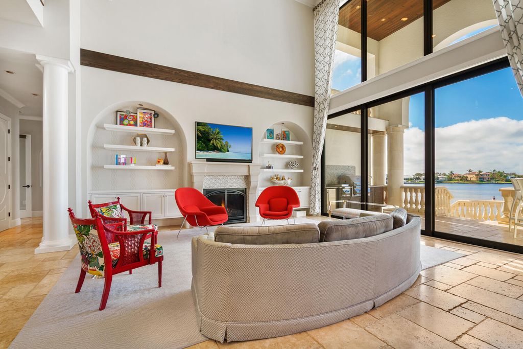 7350 Captain Kidd Ave, Sarasota, Florida is an amazing bay front estate accentuates a light and bright designer open floor plan which effortlessly blends architectural character with a modern look.