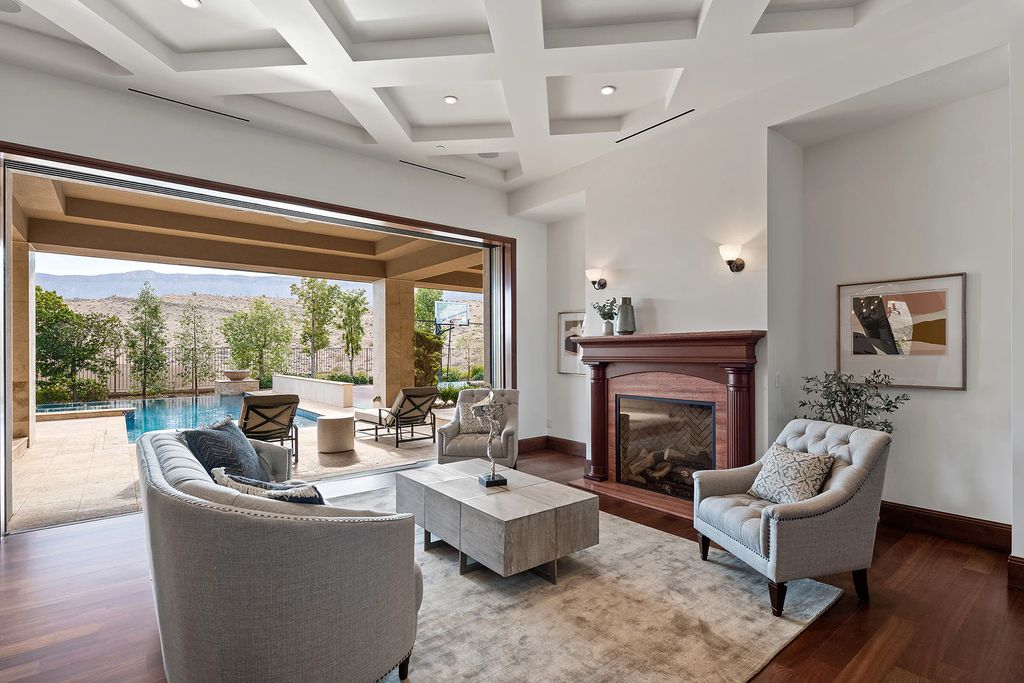 The Home in Las Vegas, an entertainer's dream at the end of a cul-de-sac with unobstructed mountain views boasting large, bright rooms, pocketing doors and windows as well as an abundance of natural light is now available for sale. This home located at 15 Bright Hollow Ct, Las Vegas, Nevada