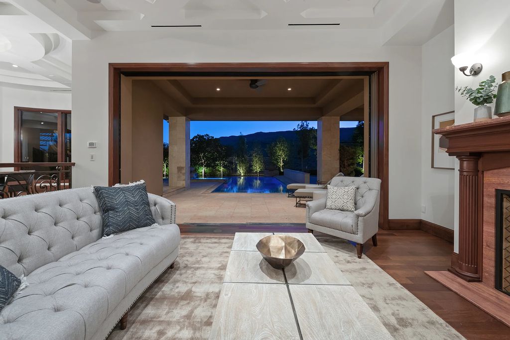 The Home in Las Vegas, an entertainer's dream at the end of a cul-de-sac with unobstructed mountain views boasting large, bright rooms, pocketing doors and windows as well as an abundance of natural light is now available for sale. This home located at 15 Bright Hollow Ct, Las Vegas, Nevada