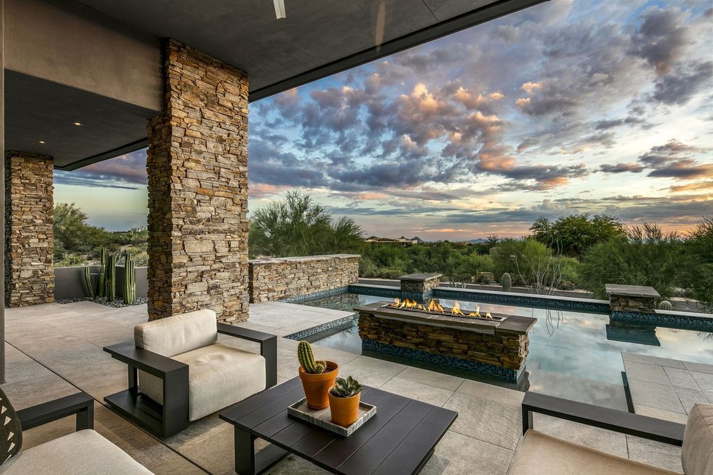 The Home in Scottsdale, a stunning desert contemporary estate which all on one level with open, airy and inviting floor plan encourages the seamless indoor outdoor living experience that is so unique to Arizona  is now available for sale. This home located at 39813 N 103rd Way, Scottsdale, Arizona
