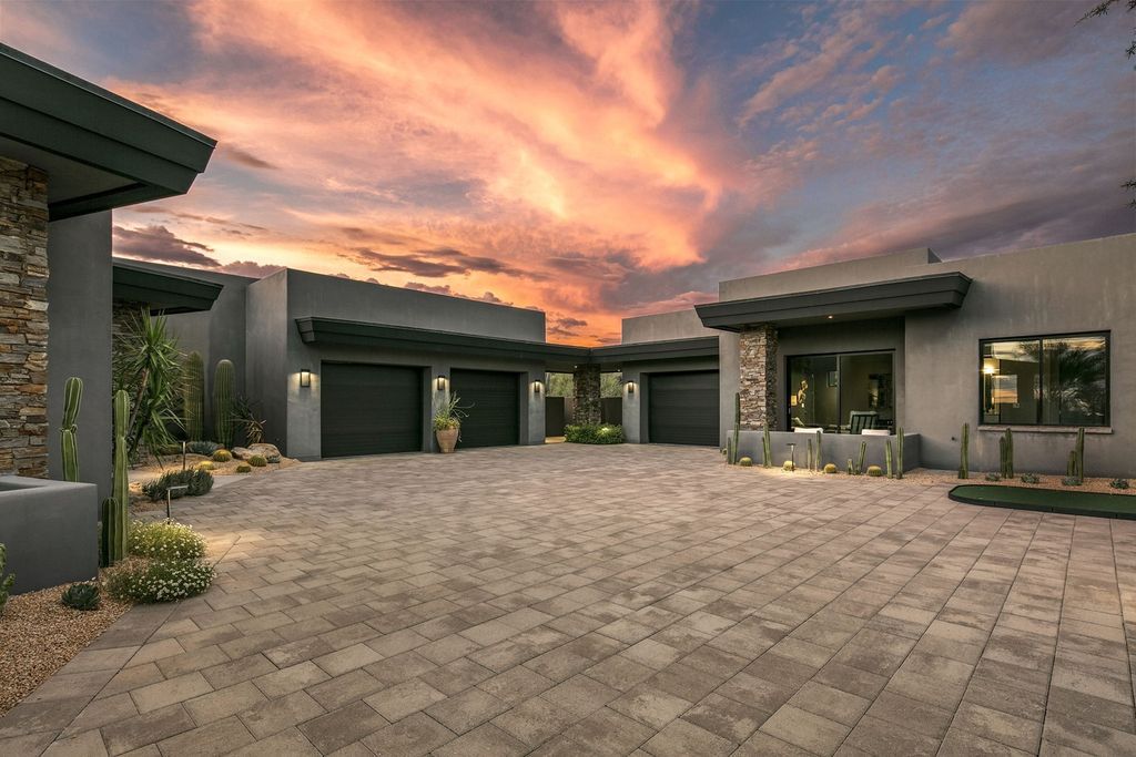 The Home in Scottsdale, a stunning desert contemporary estate which all on one level with open, airy and inviting floor plan encourages the seamless indoor outdoor living experience that is so unique to Arizona  is now available for sale. This home located at 39813 N 103rd Way, Scottsdale, Arizona