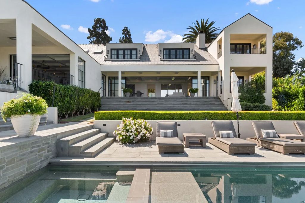 1436 Muirlands Dr, La Jolla, California is a family retreat in the heart of the Old Muirlands was classically designed and expertly built with precision and time honored craftsmanship.