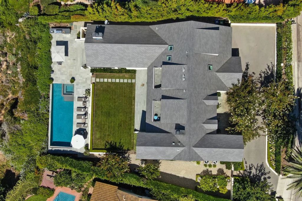 1436 Muirlands Dr, La Jolla, California is a family retreat in the heart of the Old Muirlands was classically designed and expertly built with precision and time honored craftsmanship.