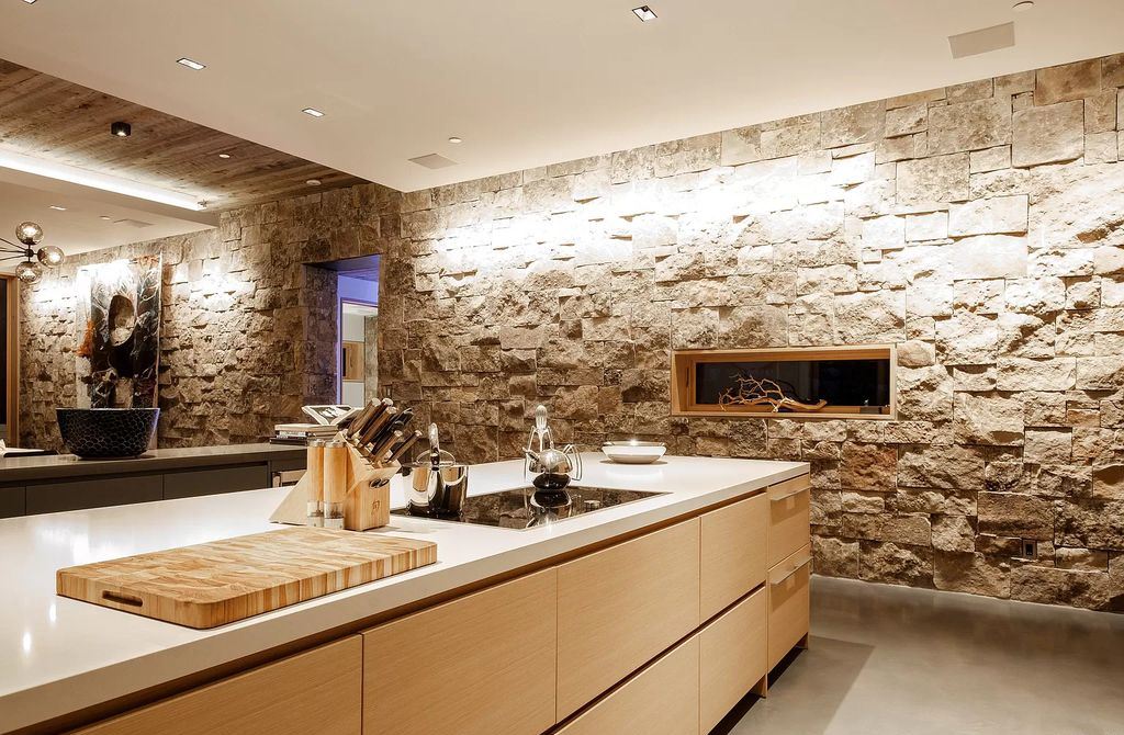 The Estate in Park City is a luxurious home full of handcrafted details, contemporary finishes, top-of-the-line appliances, and the latest in smart home systems now available for sale. This home located at 915 Mellow Mtn, Park City, Utah; offering 05 bedrooms and 07 bathrooms with 6,632 square feet of living spaces.