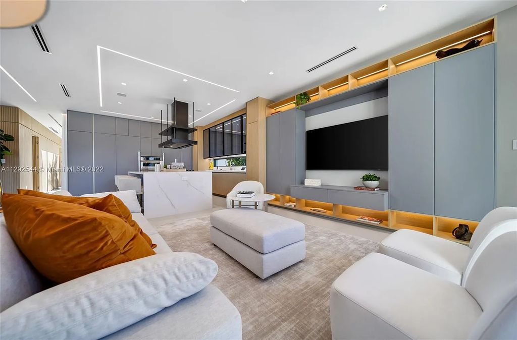 216 Palm Avenue, Miami Beach, Florida is a newly constructed waterfront masterpiece in one of the most coveted communities in Miami Beach with finest materials and highest standard in construction.
