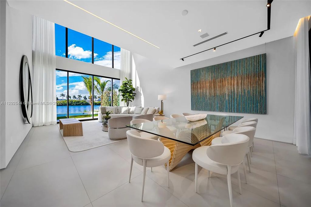 216 Palm Avenue, Miami Beach, Florida is a newly constructed waterfront masterpiece in one of the most coveted communities in Miami Beach with finest materials and highest standard in construction.