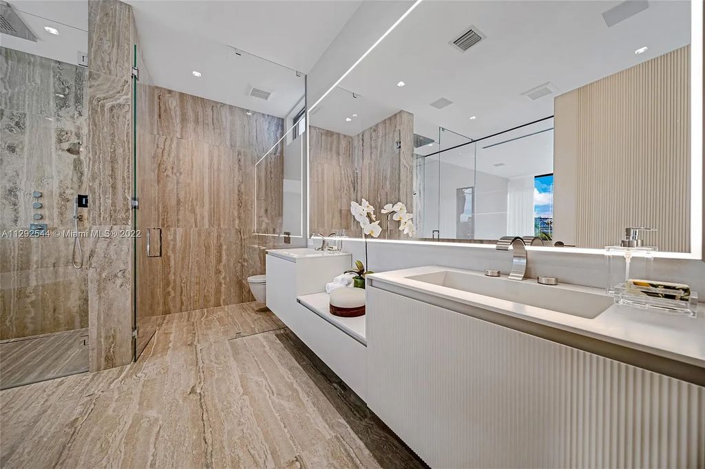 216 Palm Avenue, Miami Beach, Florida is a newly constructed waterfront masterpiece in one of the most coveted communities in Miami Beach with finest materials and highest standard in construction.