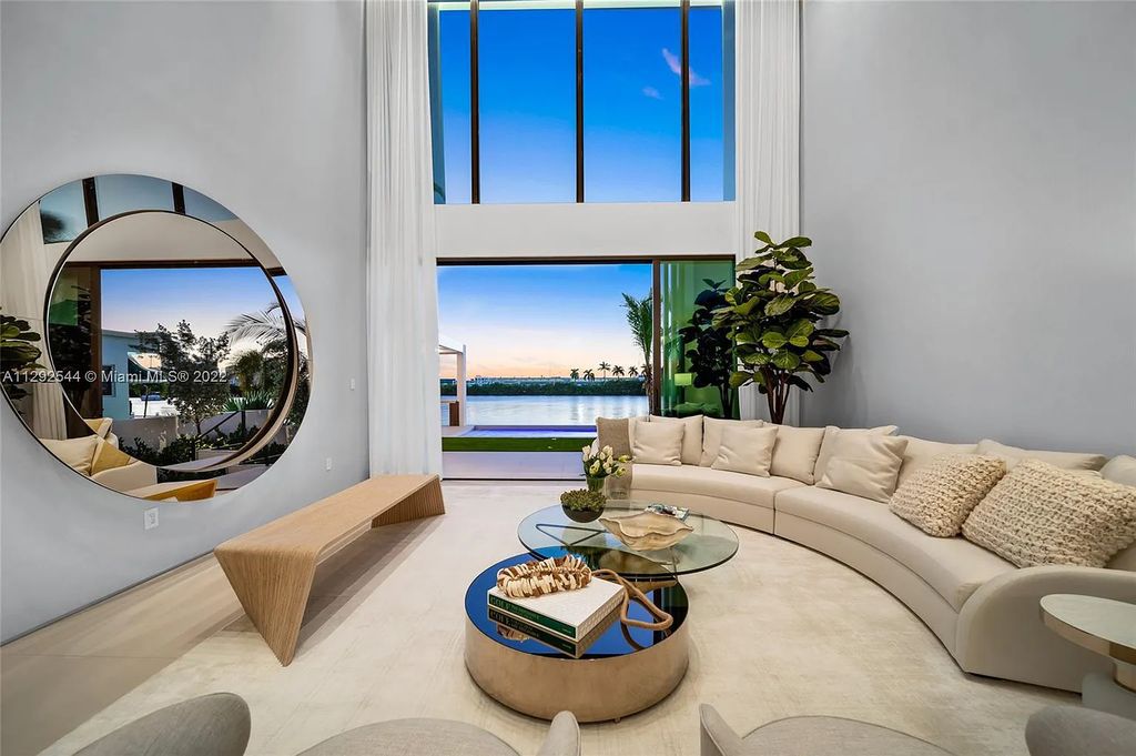 216 Palm Avenue, Miami Beach, Florida is a newly constructed waterfront masterpiece in one of the most coveted communities in Miami Beach with finest materials and highest standard in construction.