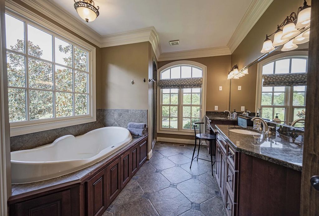 The Estate in Kingston Springs is a luxurious home that you have to see now available for sale. This home located at 872 Pinnacle Hill Rd, Kingston Springs, Tennessee; offering 03 bedrooms and 04 bathrooms with 4,192 square feet of living spaces. 