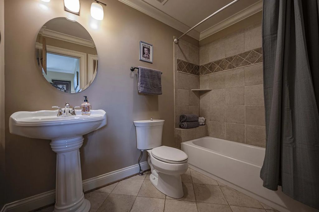 The Estate in Kingston Springs is a luxurious home that you have to see now available for sale. This home located at 872 Pinnacle Hill Rd, Kingston Springs, Tennessee; offering 03 bedrooms and 04 bathrooms with 4,192 square feet of living spaces. 