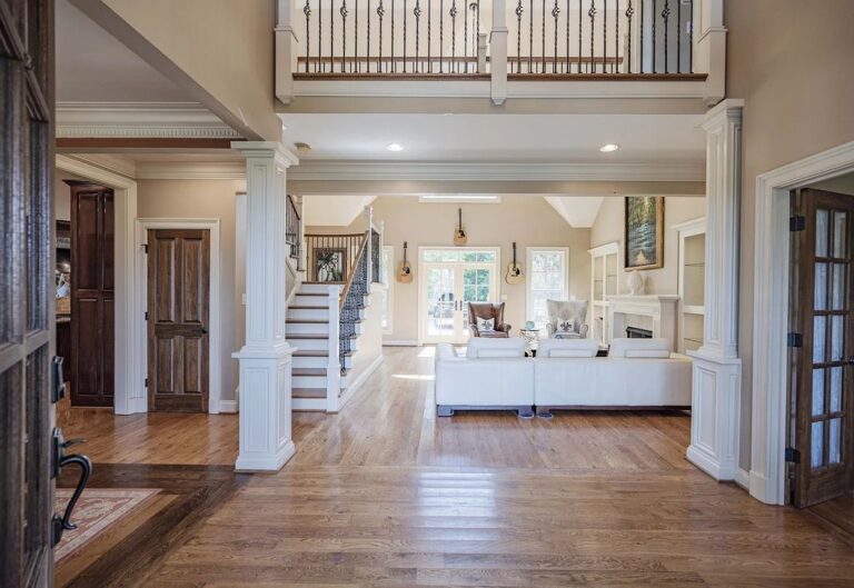 Photo inspiration: Visual Reference: Beautiful Custom Built Home With High End Finishes In Kingston