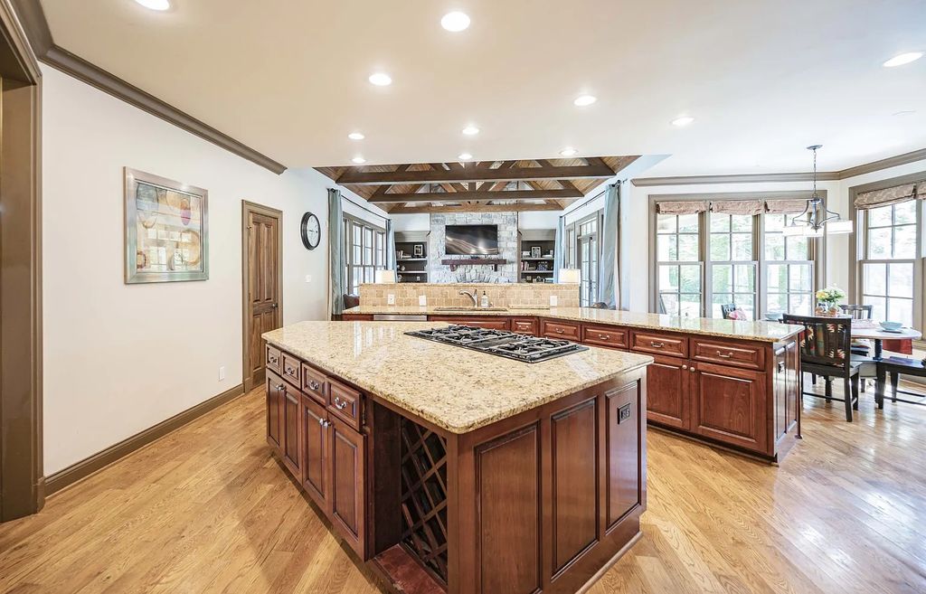 The Estate in Kingston Springs is a luxurious home that you have to see now available for sale. This home located at 872 Pinnacle Hill Rd, Kingston Springs, Tennessee; offering 03 bedrooms and 04 bathrooms with 4,192 square feet of living spaces. 