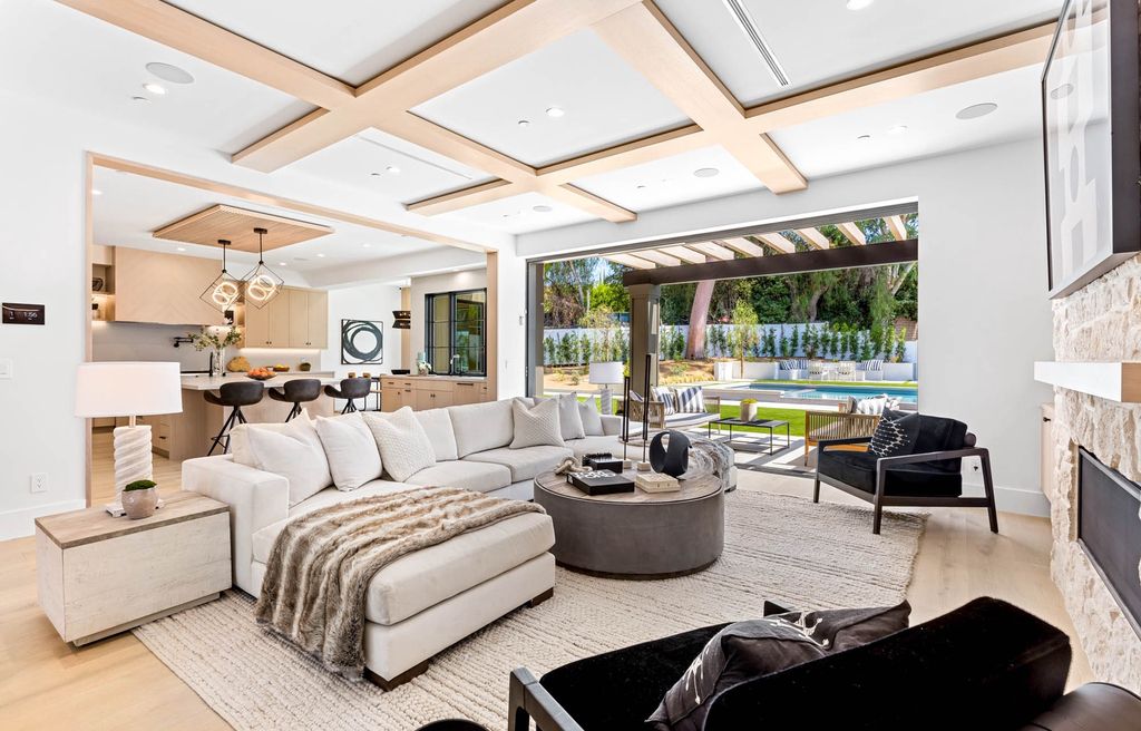 The Home in Tarzana, a secluded residence has been meticulously crafted with luxury comfort in mind offering an exquisite living experience is now available for sale. This home located at 5124 Calvin Ave, Tarzana, California