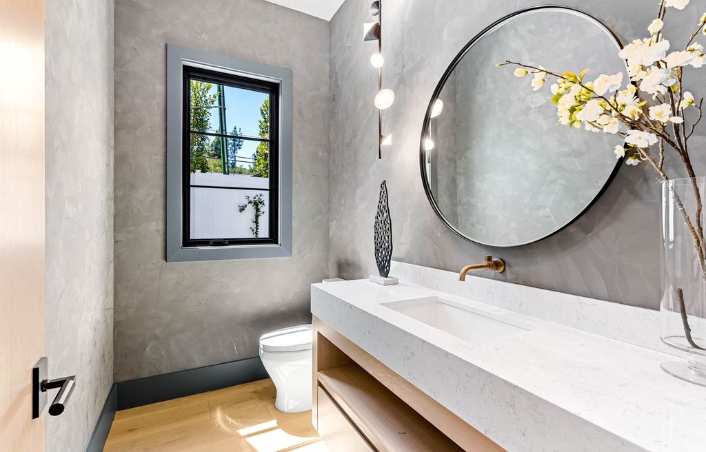 The Home in Tarzana, a secluded residence has been meticulously crafted with luxury comfort in mind offering an exquisite living experience is now available for sale. This home located at 5124 Calvin Ave, Tarzana, California