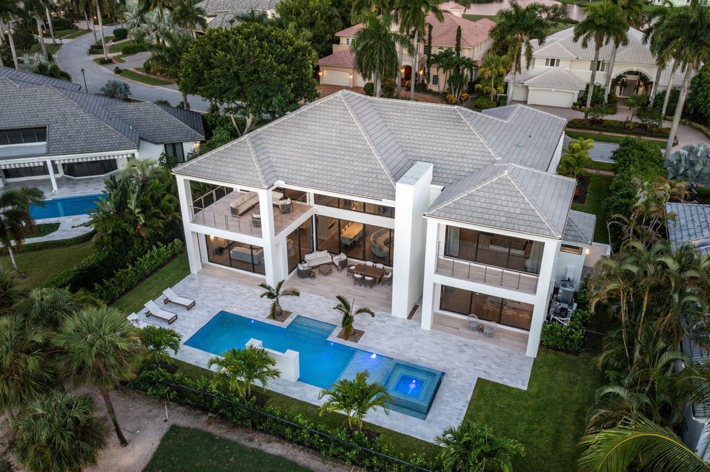 The Home in Boca Raton, a brand new modern estate in the world-renowned St. Andrew CC was designed by George Brewer Architect and decorated by Zelman Design is now available for sale. This home located at 17192 Northway Cir, Boca Raton, Florida