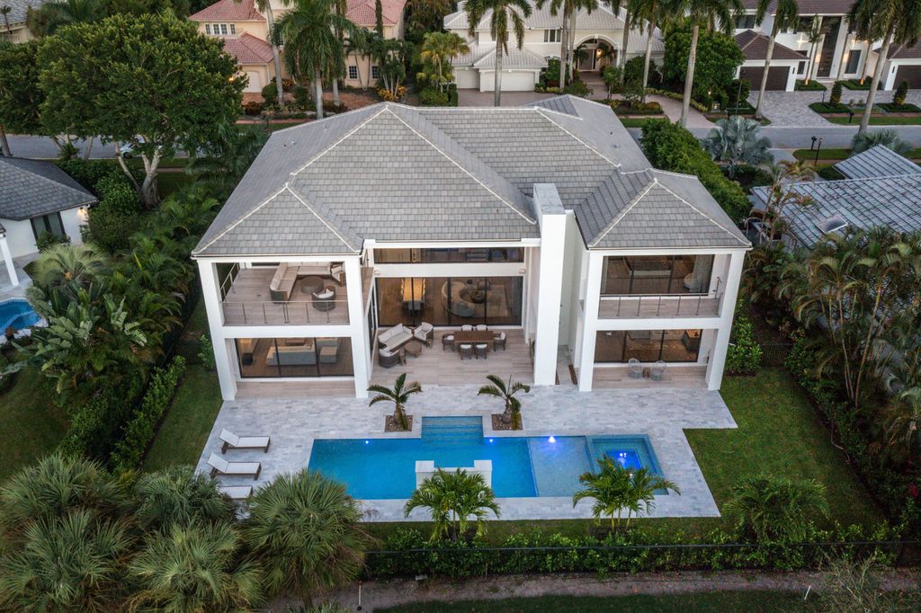 The Home in Boca Raton, a brand new modern estate in the world-renowned St. Andrew CC was designed by George Brewer Architect and decorated by Zelman Design is now available for sale. This home located at 17192 Northway Cir, Boca Raton, Florida
