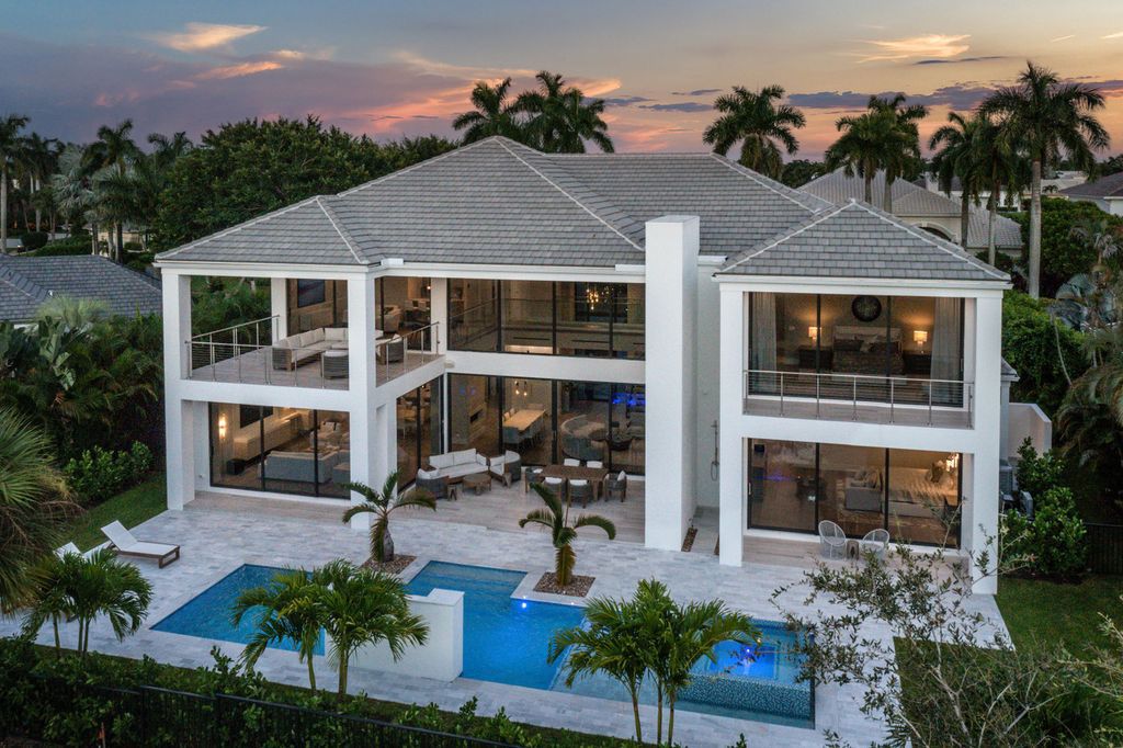 The Home in Boca Raton, a brand new modern estate in the world-renowned St. Andrew CC was designed by George Brewer Architect and decorated by Zelman Design is now available for sale. This home located at 17192 Northway Cir, Boca Raton, Florida