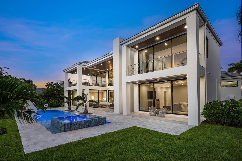 The Home in Boca Raton, a brand new modern estate in the world-renowned St. Andrew CC was designed by George Brewer Architect and decorated by Zelman Design is now available for sale. This home located at 17192 Northway Cir, Boca Raton, Florida