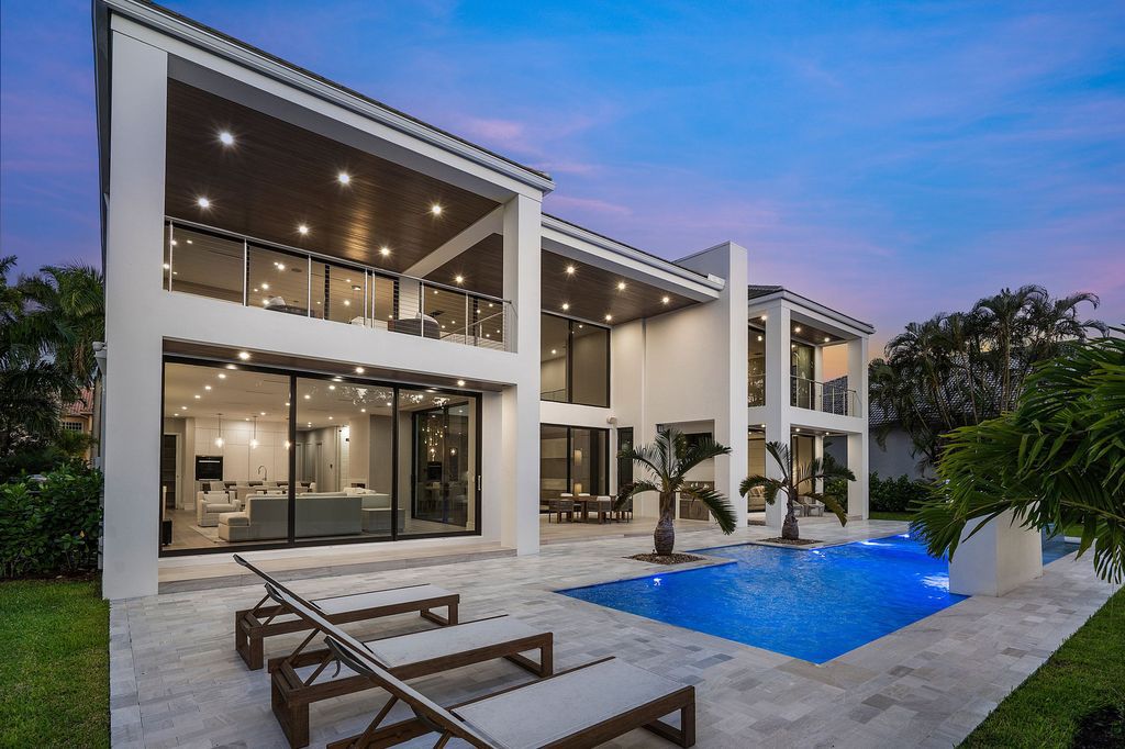 The Home in Boca Raton, a brand new modern estate in the world-renowned St. Andrew CC was designed by George Brewer Architect and decorated by Zelman Design is now available for sale. This home located at 17192 Northway Cir, Boca Raton, Florida