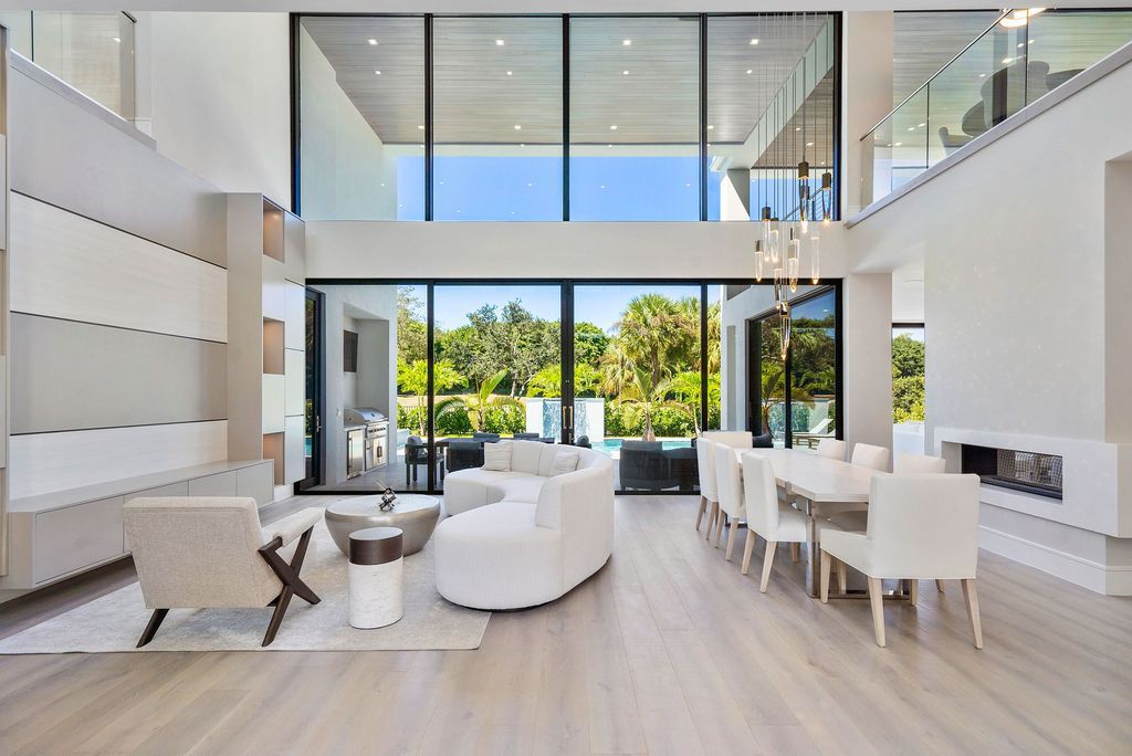 The Home in Boca Raton, a brand new modern estate in the world-renowned St. Andrew CC was designed by George Brewer Architect and decorated by Zelman Design is now available for sale. This home located at 17192 Northway Cir, Boca Raton, Florida