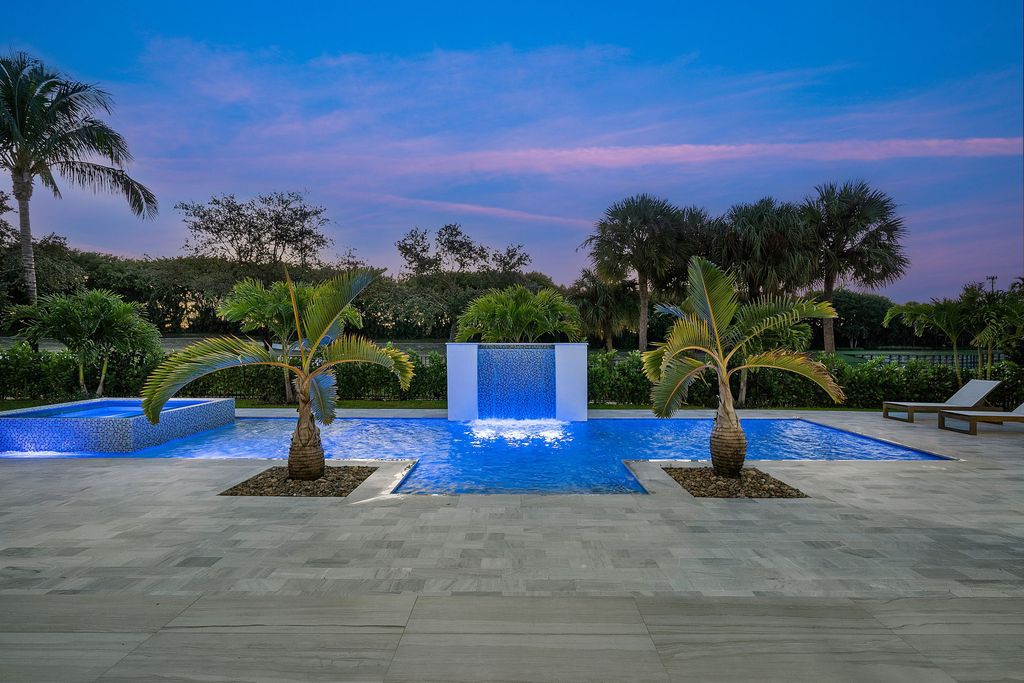 The Home in Boca Raton, a brand new modern estate in the world-renowned St. Andrew CC was designed by George Brewer Architect and decorated by Zelman Design is now available for sale. This home located at 17192 Northway Cir, Boca Raton, Florida