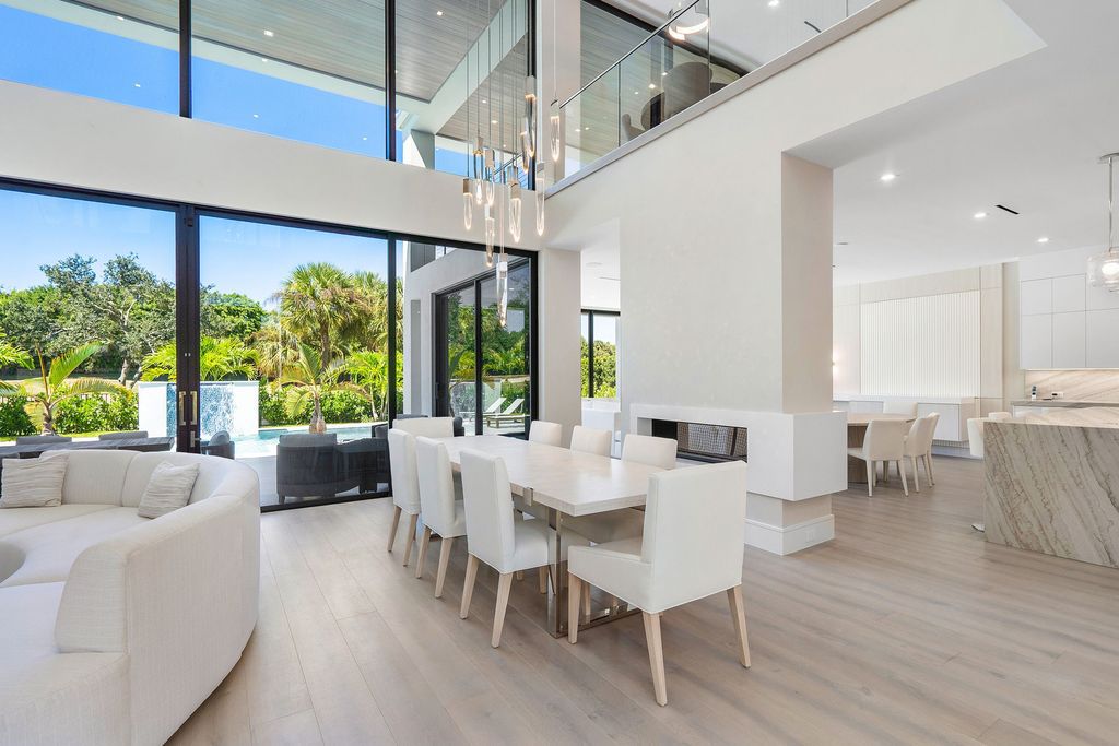 The Home in Boca Raton, a brand new modern estate in the world-renowned St. Andrew CC was designed by George Brewer Architect and decorated by Zelman Design is now available for sale. This home located at 17192 Northway Cir, Boca Raton, Florida