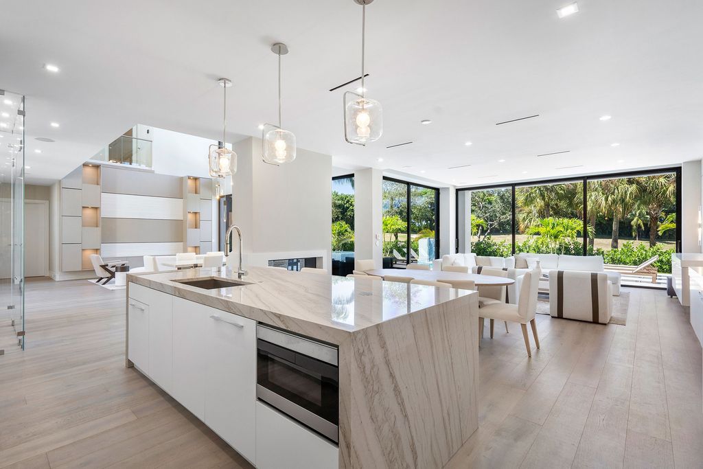 The Home in Boca Raton, a brand new modern estate in the world-renowned St. Andrew CC was designed by George Brewer Architect and decorated by Zelman Design is now available for sale. This home located at 17192 Northway Cir, Boca Raton, Florida