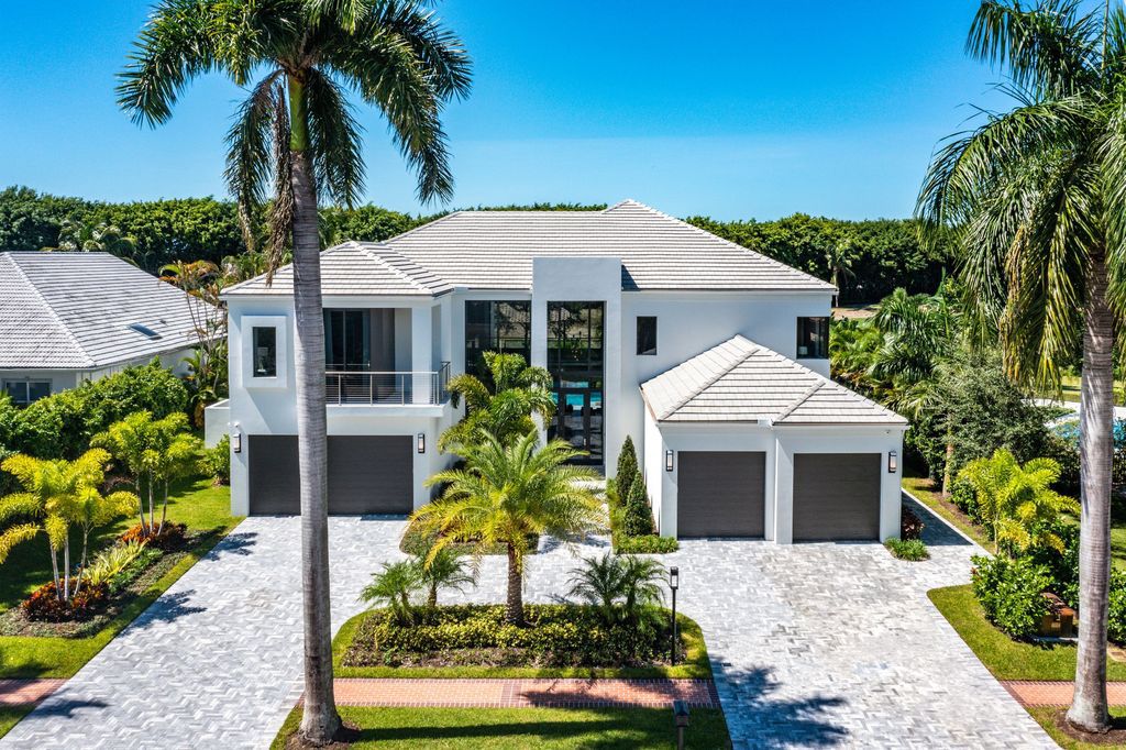 The Home in Boca Raton, a brand new modern estate in the world-renowned St. Andrew CC was designed by George Brewer Architect and decorated by Zelman Design is now available for sale. This home located at 17192 Northway Cir, Boca Raton, Florida