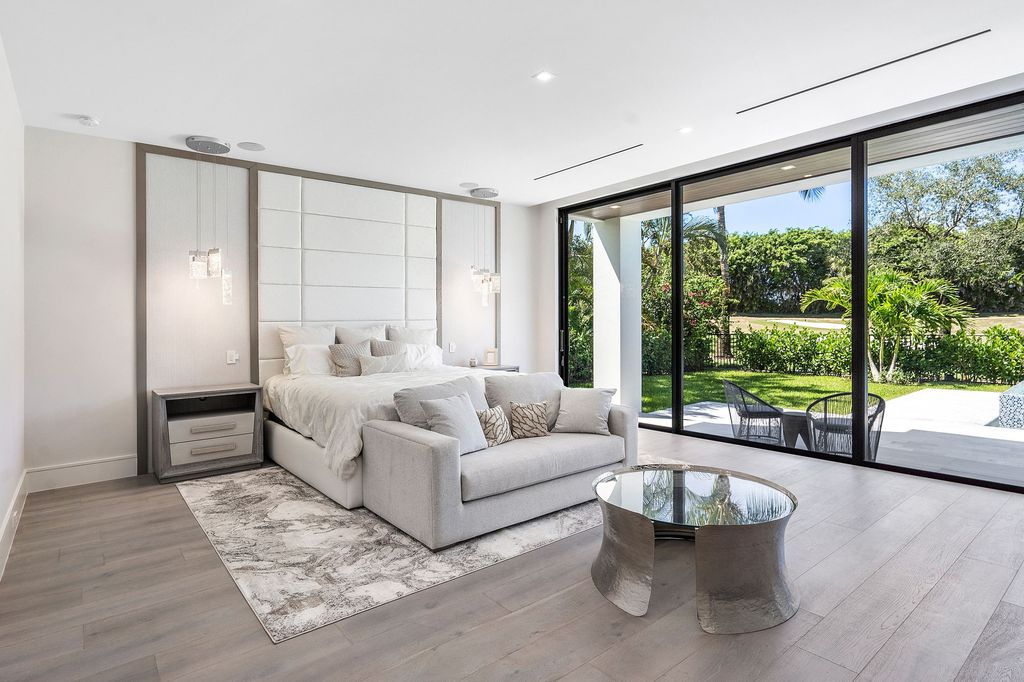 The Home in Boca Raton, a brand new modern estate in the world-renowned St. Andrew CC was designed by George Brewer Architect and decorated by Zelman Design is now available for sale. This home located at 17192 Northway Cir, Boca Raton, Florida