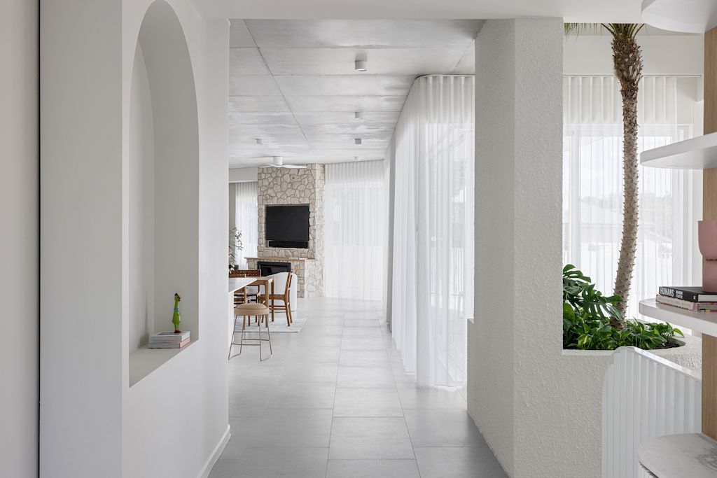 Clare House, a Prominent Luxurious White Home by Invilla Architecture