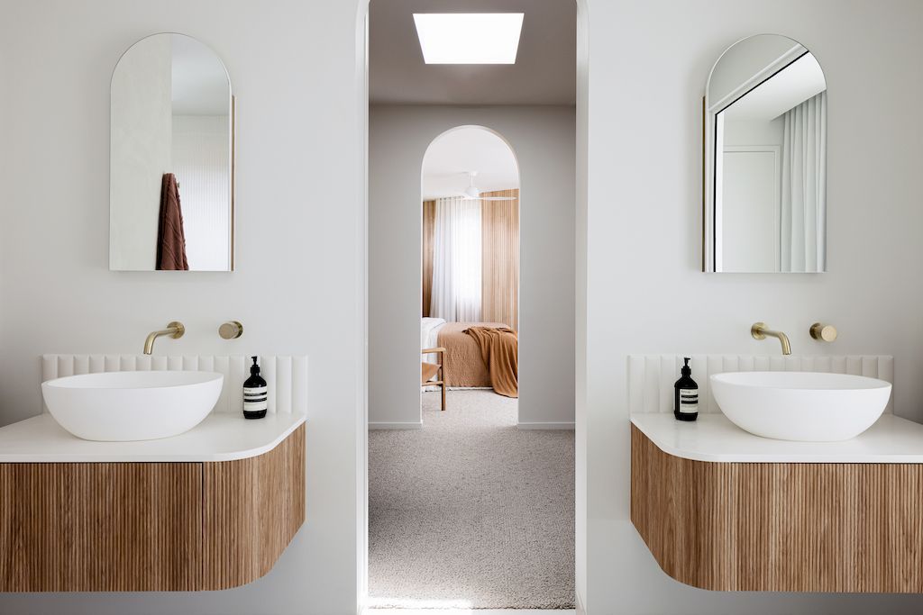 Clare House, a Prominent Luxurious White Home by Invilla Architecture