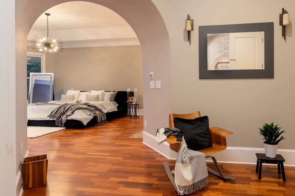 The Residence in Asheville is carefully considered and thoughtfully planned with plenty of entertaining spaces, now available for sale. This home located at 18 Cedar Hill Dr, Asheville, North Carolina