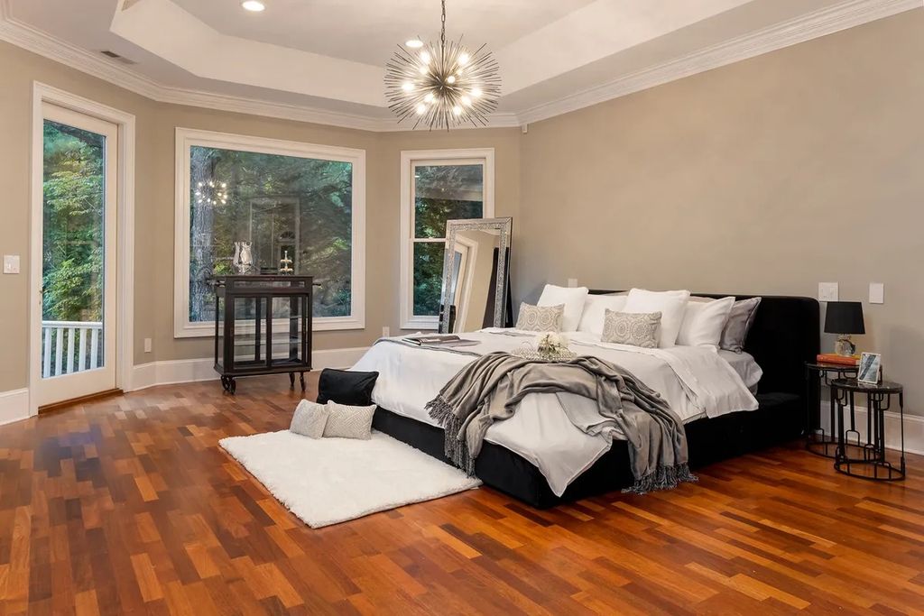 The Residence in Asheville is carefully considered and thoughtfully planned with plenty of entertaining spaces, now available for sale. This home located at 18 Cedar Hill Dr, Asheville, North Carolina