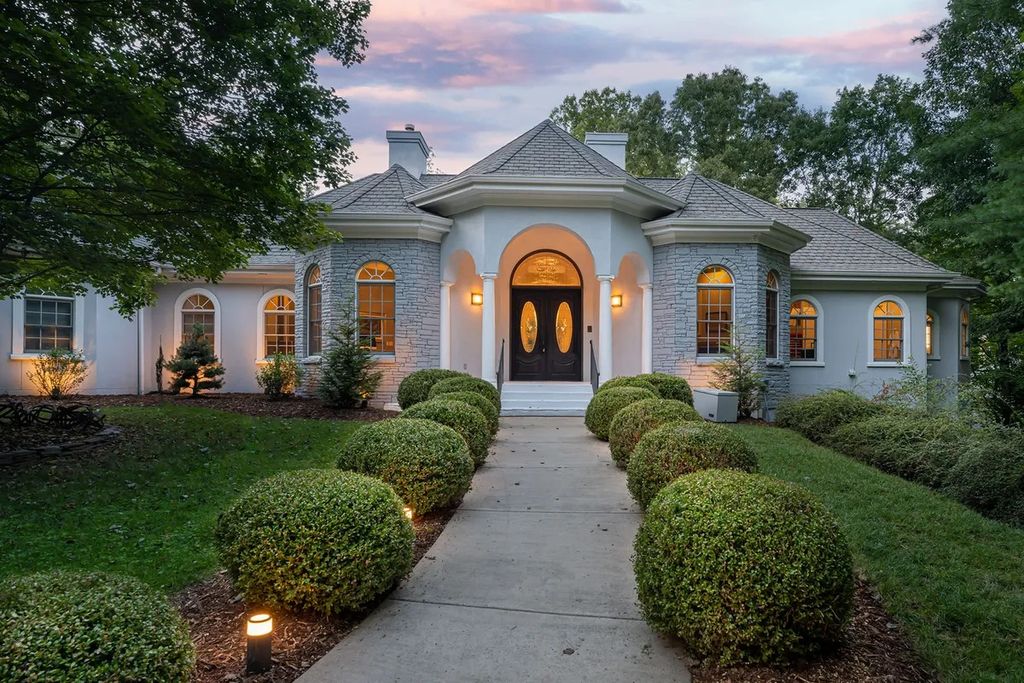 The Residence in Asheville is carefully considered and thoughtfully planned with plenty of entertaining spaces, now available for sale. This home located at 18 Cedar Hill Dr, Asheville, North Carolina