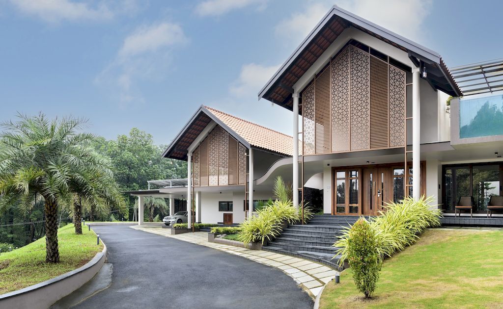 Contour House, spacious & comfort home by Archimatrix India Associates