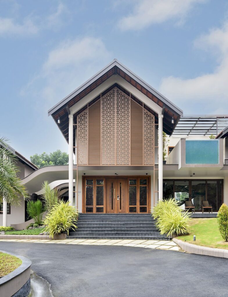 Contour House spacious comfort home by Archimatrix India Associates 4