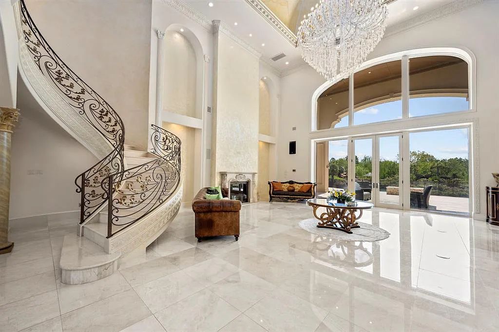 The Estate in Friendswood, an exceptional Mediterranean home with a breathtaking resort style backyard on 5 private wooded acres located along one of Friendswood’s most coveted streets is now available for sale. This home located at 10B Wilderness Trl, Friendswood, Texas