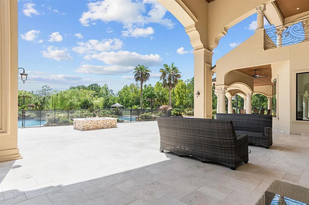 The Estate in Friendswood, an exceptional Mediterranean home with a breathtaking resort style backyard on 5 private wooded acres located along one of Friendswood’s most coveted streets is now available for sale. This home located at 10B Wilderness Trl, Friendswood, Texas