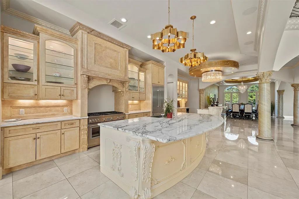 The Estate in Friendswood, an exceptional Mediterranean home with a breathtaking resort style backyard on 5 private wooded acres located along one of Friendswood’s most coveted streets is now available for sale. This home located at 10B Wilderness Trl, Friendswood, Texas