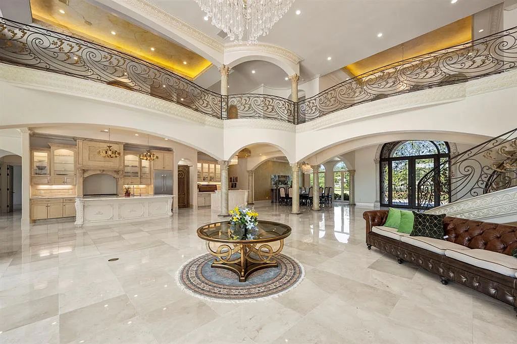 The Estate in Friendswood, an exceptional Mediterranean home with a breathtaking resort style backyard on 5 private wooded acres located along one of Friendswood’s most coveted streets is now available for sale. This home located at 10B Wilderness Trl, Friendswood, Texas